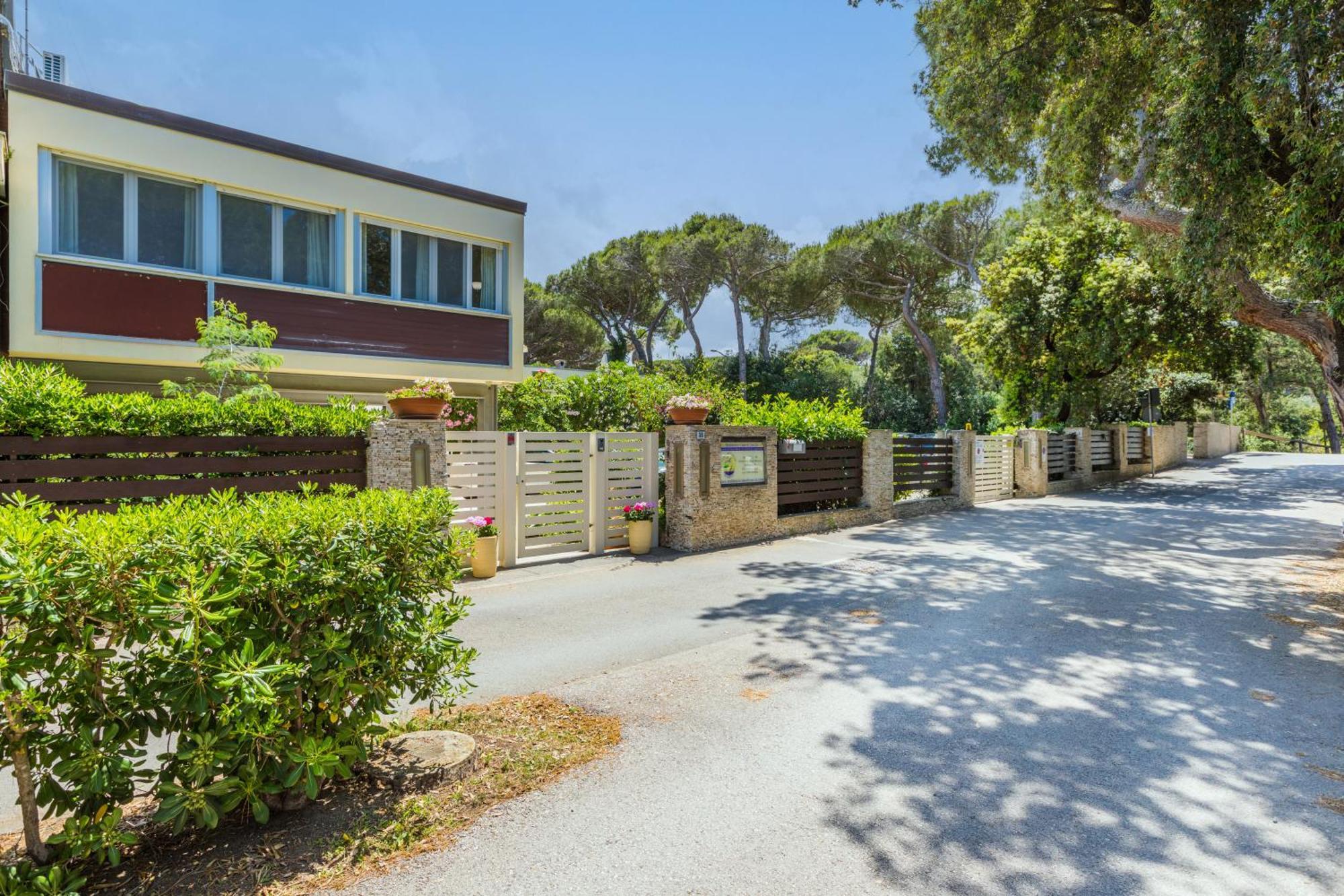 Residence Casa Di Caccia Marina Di Bibbona Exterior photo